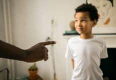 tdah coupe la parole